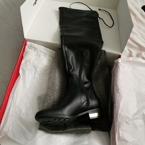 Guess Zafira2 Black over the knee boots.